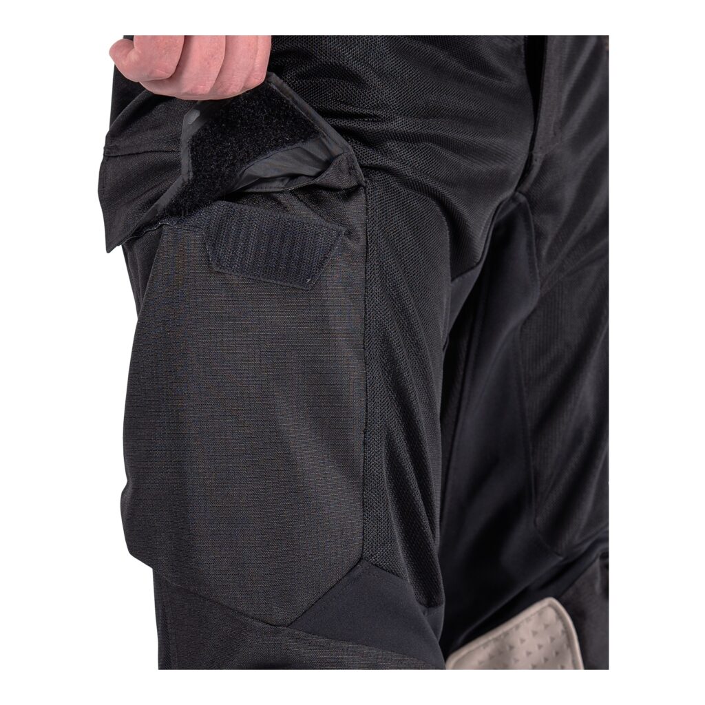 Leatt 5.5 FlowTour Adventure Pants (Short) - Stealth