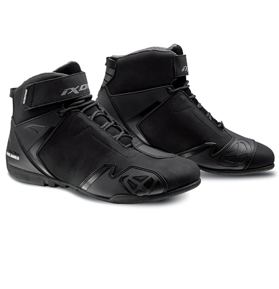 Ixon GAMBLER WP Road Boot Black - Roadster