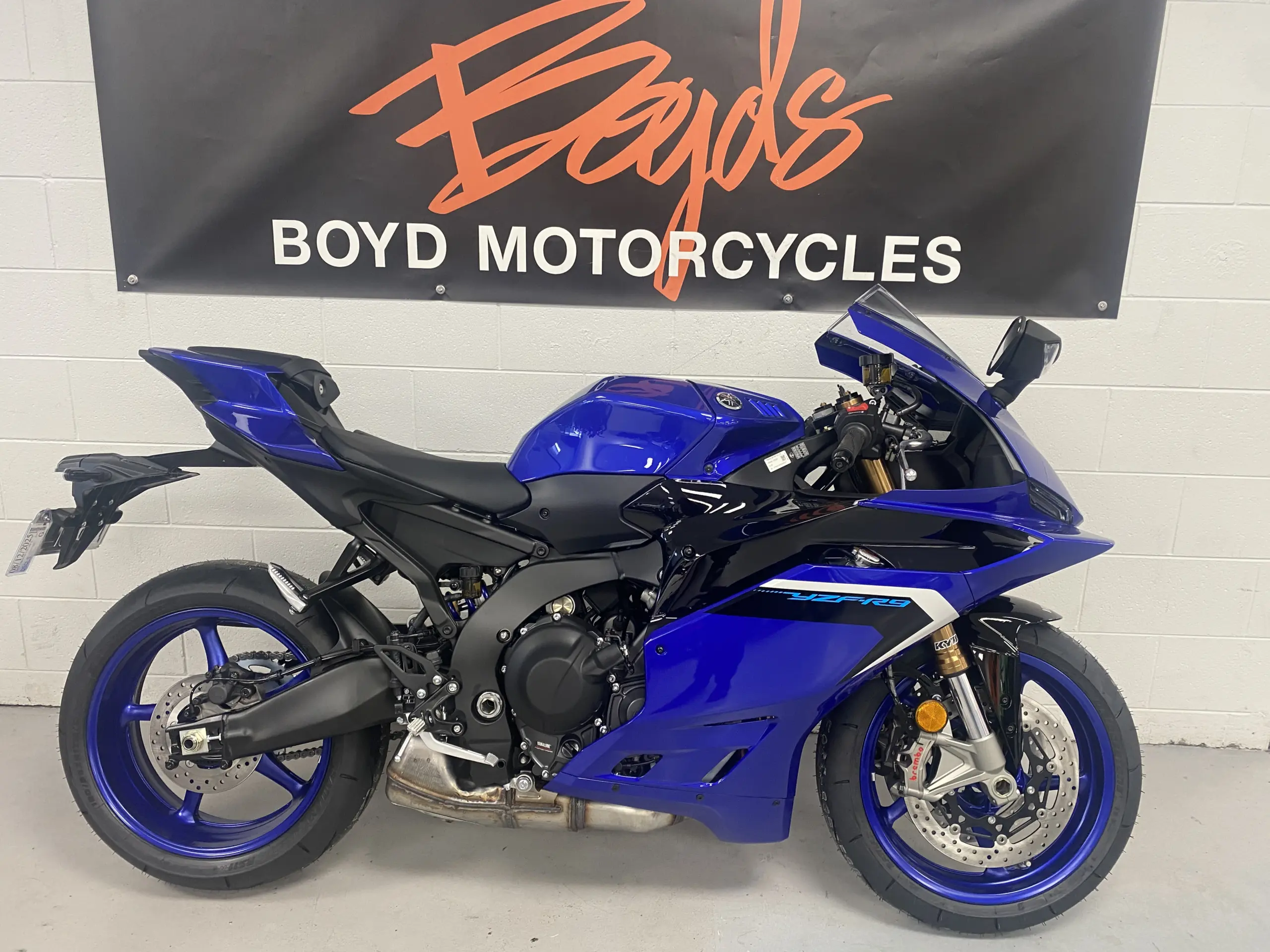 Yamaha YZF R9