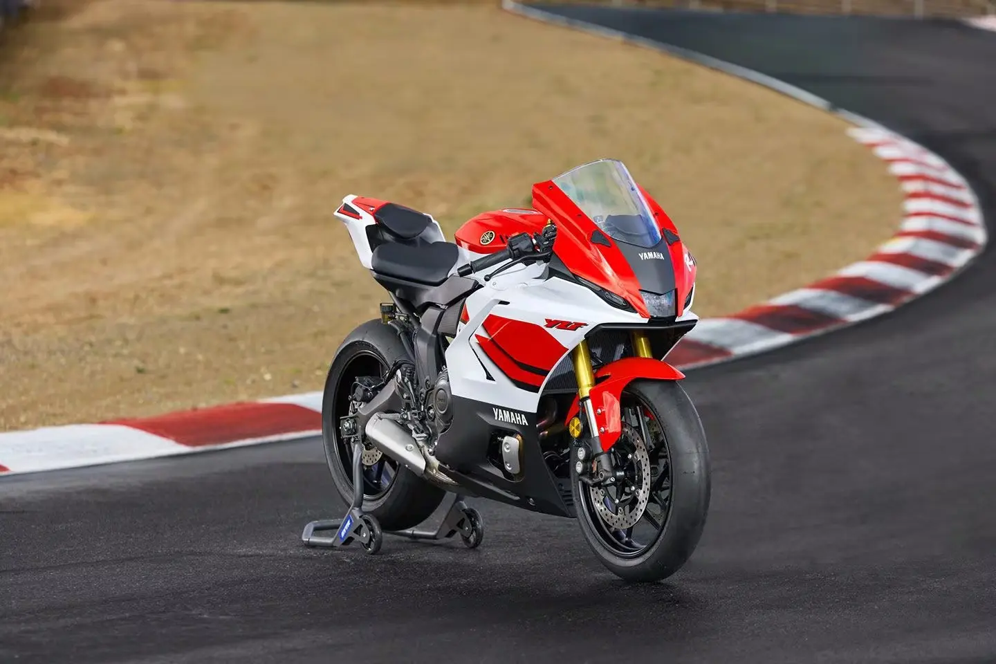 Yamaha YZF -R7LA 26