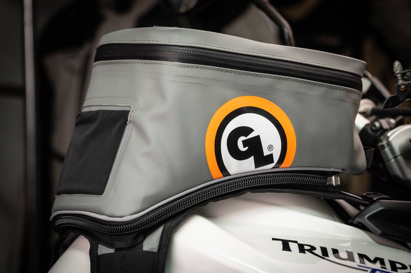 Giant Loop Fandago Tank Bag Grey Black - Image 4