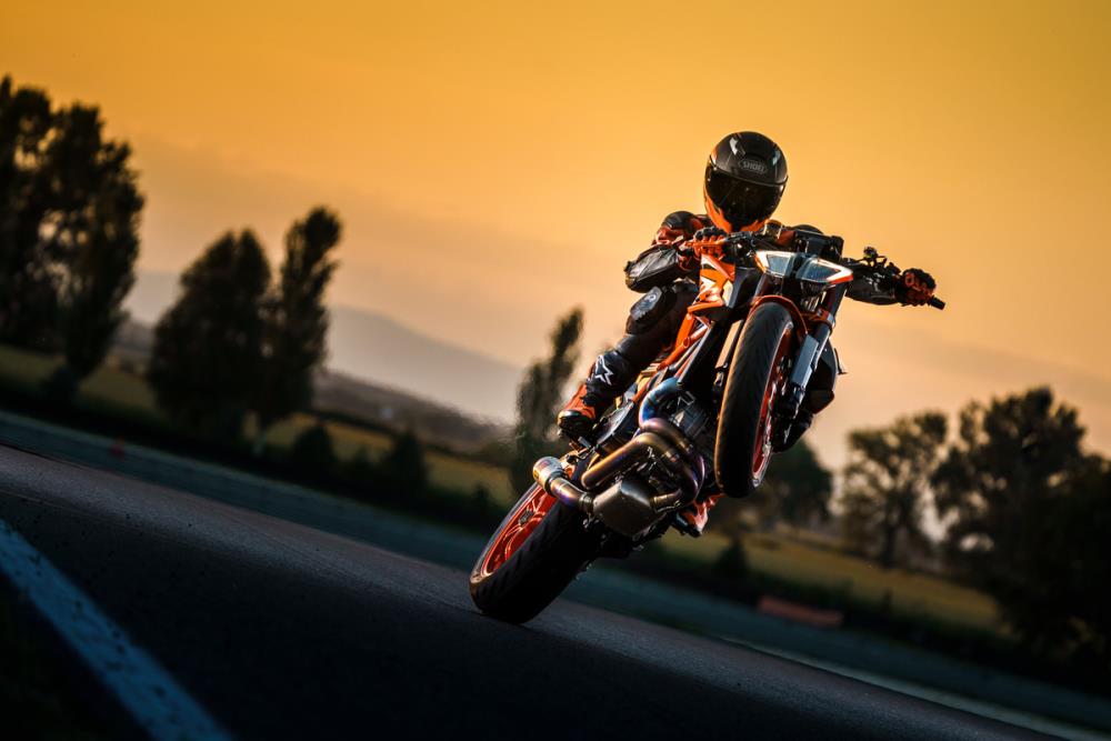 KTM 1290SUPER DUKE R 22