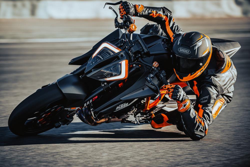 KTM 1290SUPER DUKE R 23