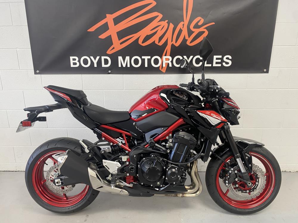 Kawasaki ZRZ900 24