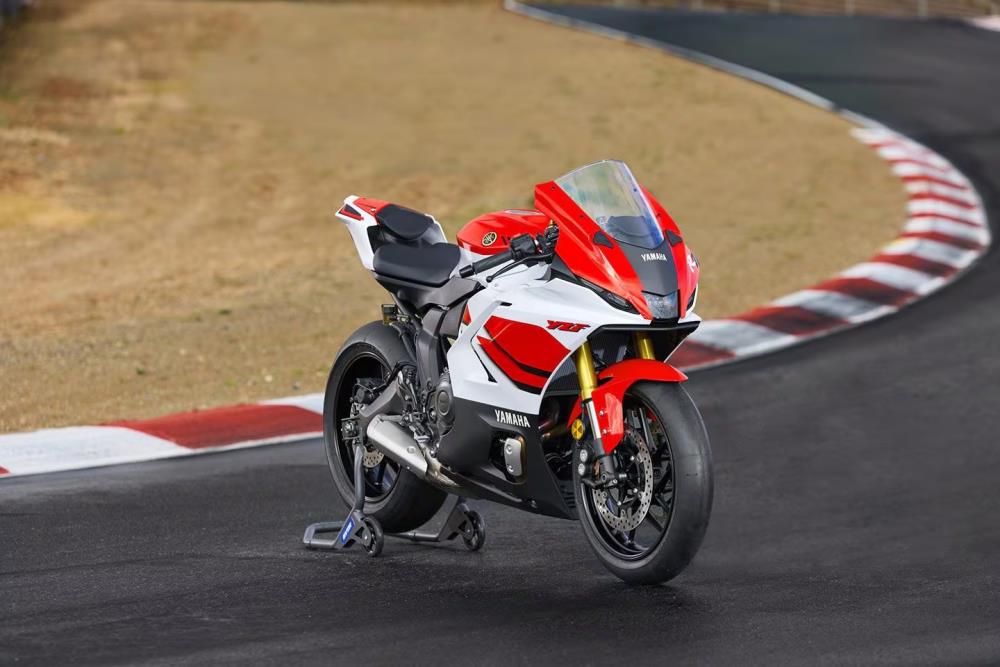 Yamaha YZF-R7LA 26