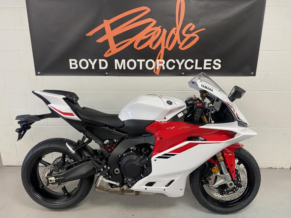 Yamaha YZFR9