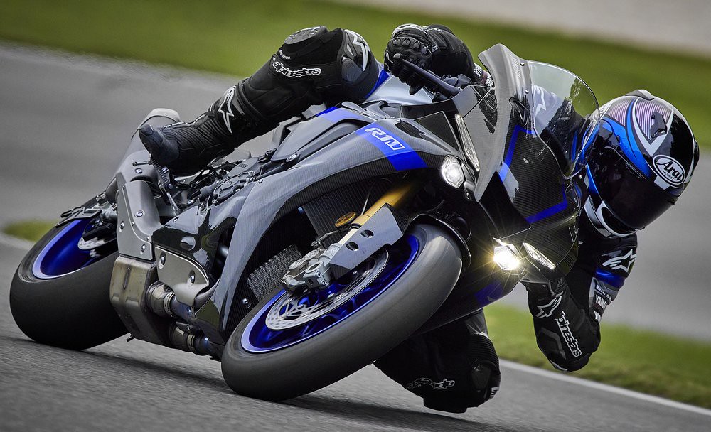 Yamaha YZF-R1MR 24
