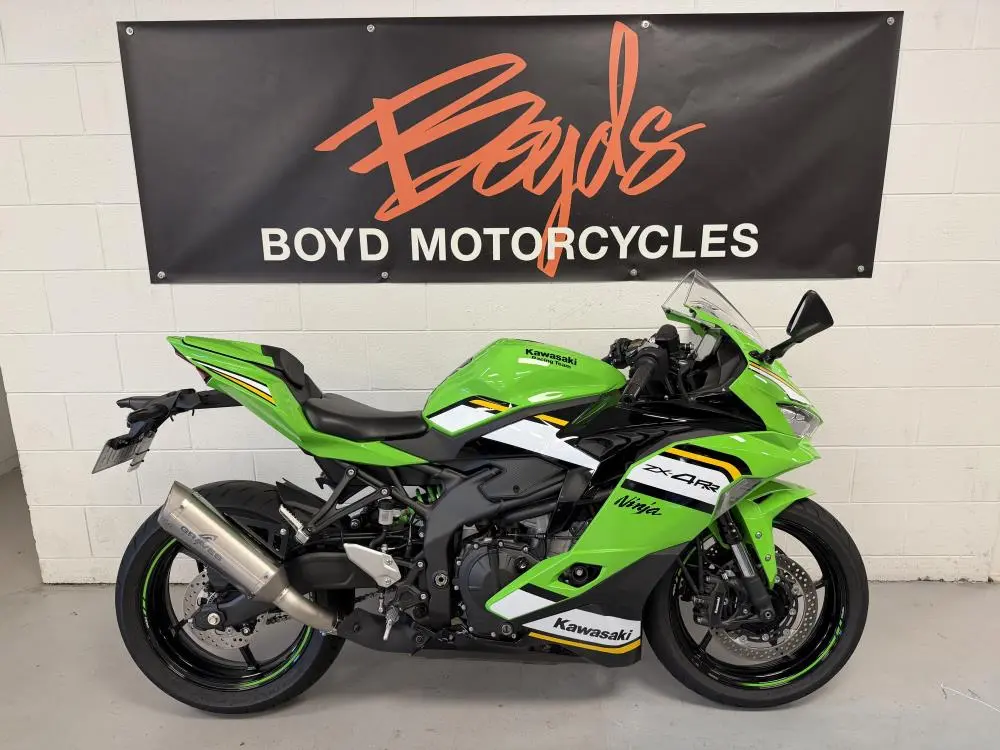 Kawasaki ZXNINJA ZX-4RR 25
