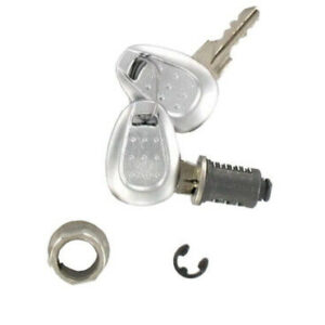 2pce LOCK & KEY SET - Silver Key 2.5 mm thick - Image 3