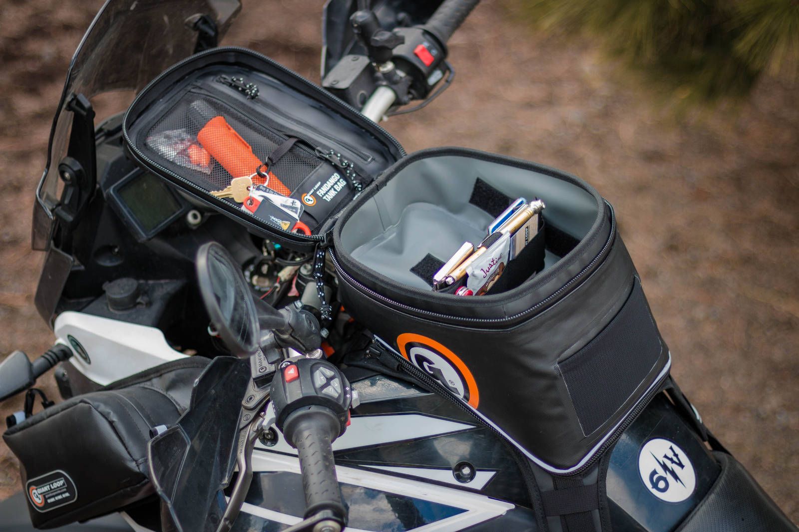 Giant Loop Fandago Tank Bag Grey - Image 11