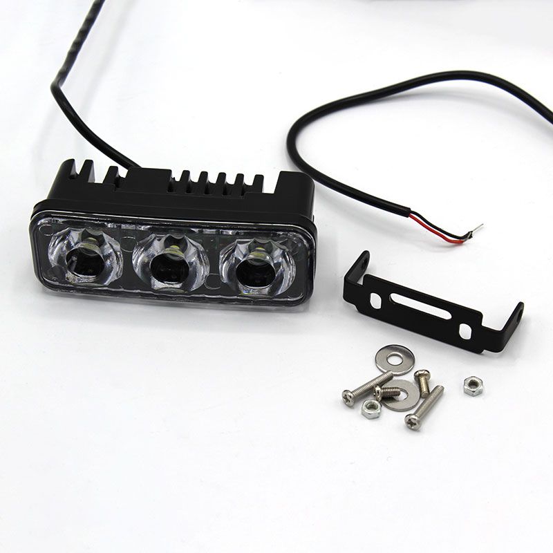 WHITES LED MINI SPOT/FLOOD 3 1/2'L X 1' H 1000LM