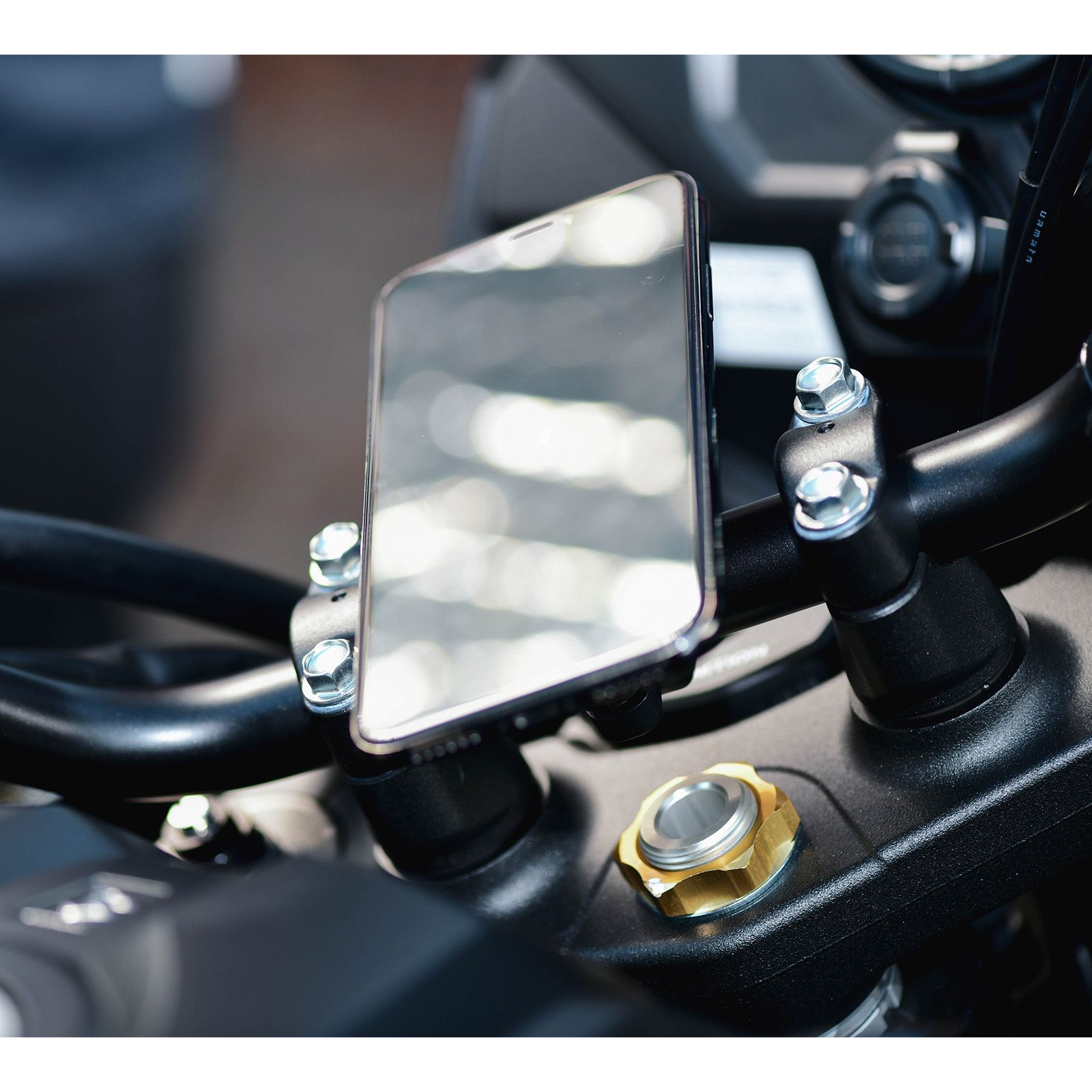 Oxford CLIQR Moto Handlebar Clamp 22.1mm - Image 2