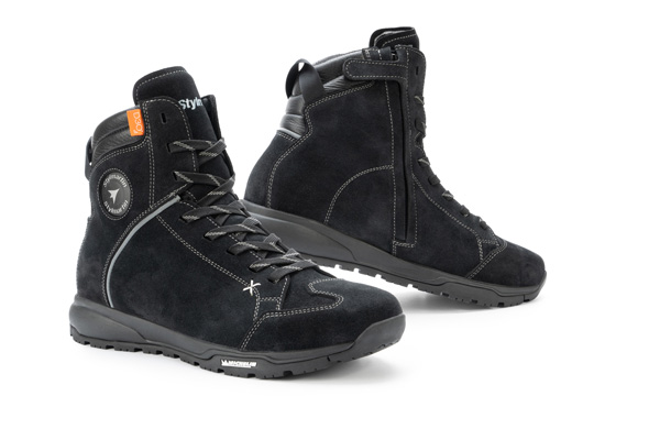 Zed Michelin Sole Boots Black
