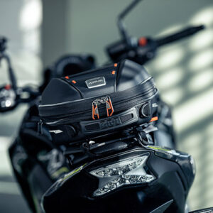 Givi Seat Lock 10L Sport-T Seat Bag | Use with Tanklock or S430 - Image 2