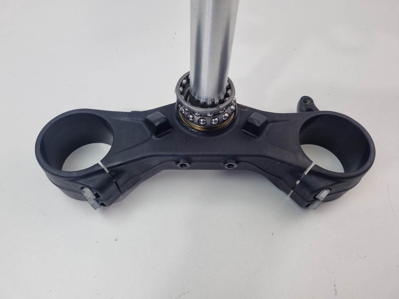KTM Bottom triple clamp cmpl. - Image 1