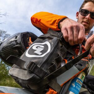 Giant Loop Fender Bag - Image 9