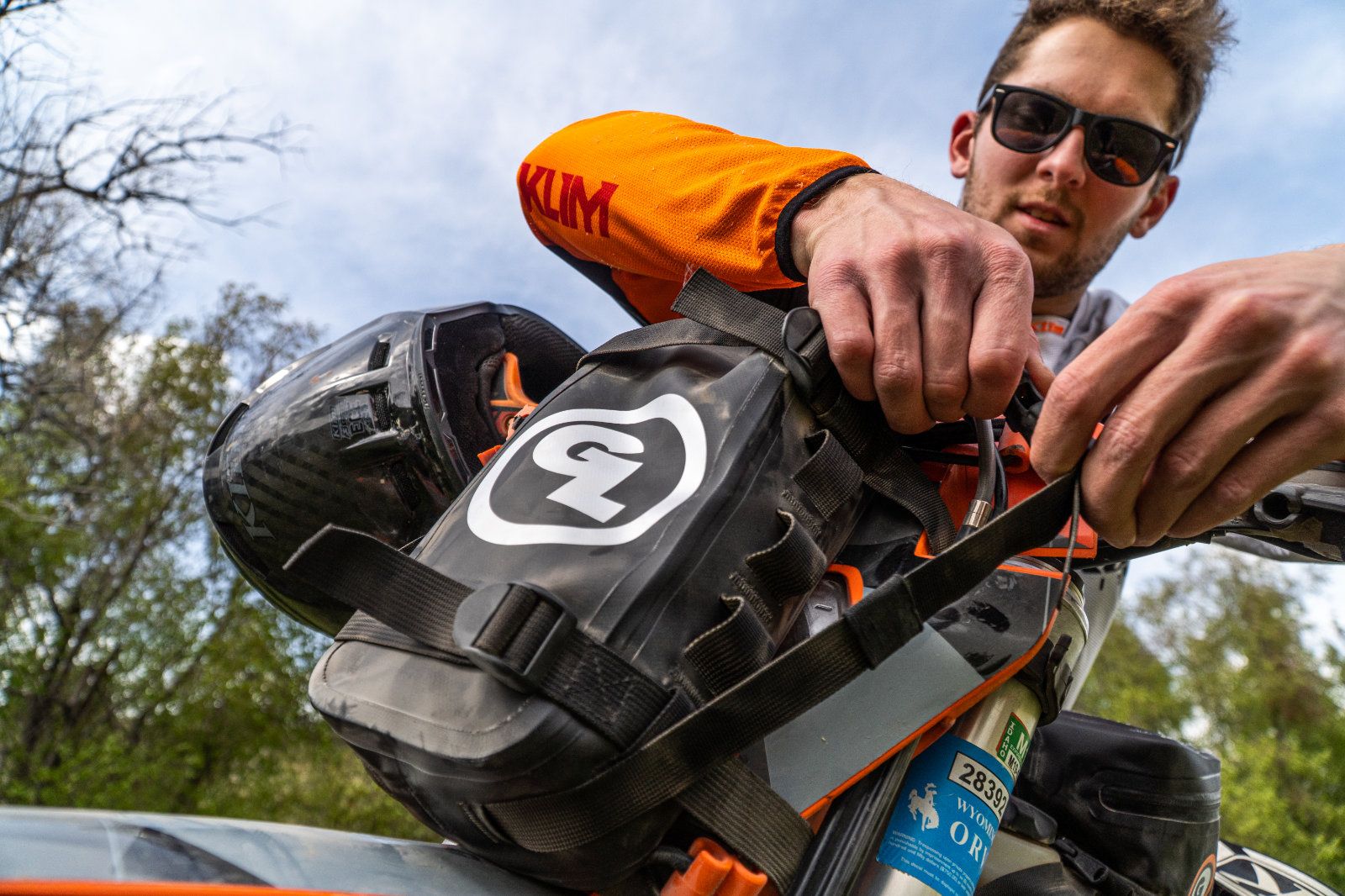 Giant Loop Fender Bag - Image 9