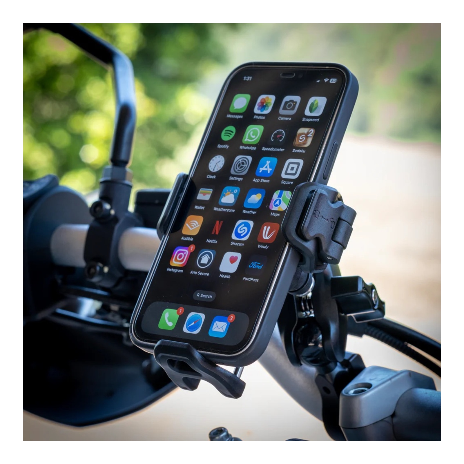 Rocky Creek Motoplug Phone Holder & Charger - Wireless & USB-C - Image 8