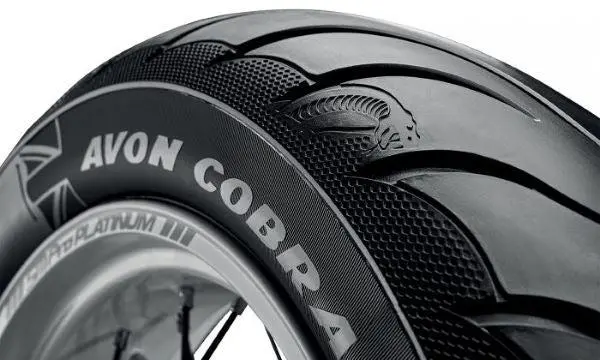 Avon AV92 Cobra Chrome (Radial) Rear Tyre 240/50-16