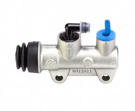 REAR M/CYL SILVER PS11 / 40 CENTRES / SIDE INLET - DUCATI 748 06