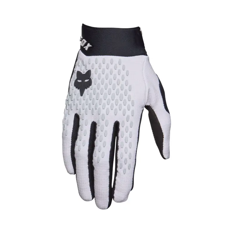 W Defend Glove
