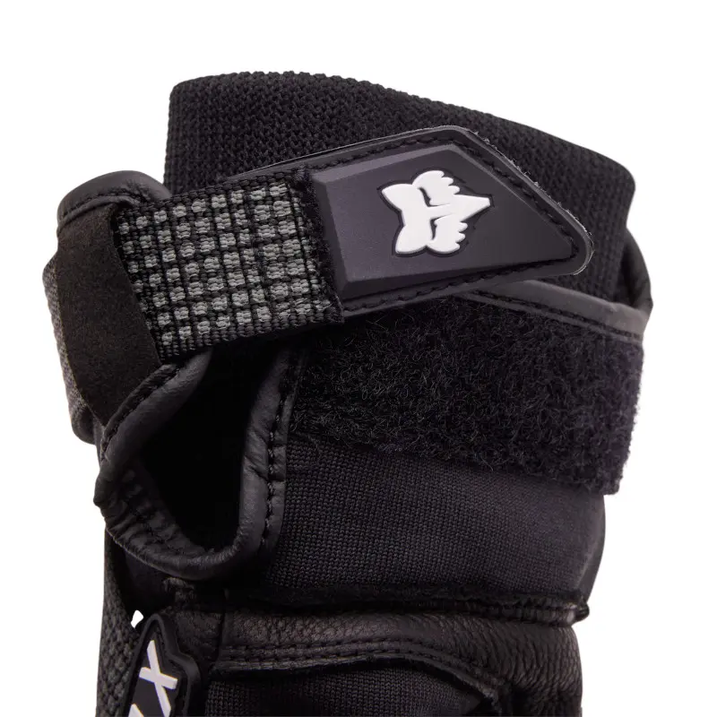 Stealth Bomber Pro Glove
