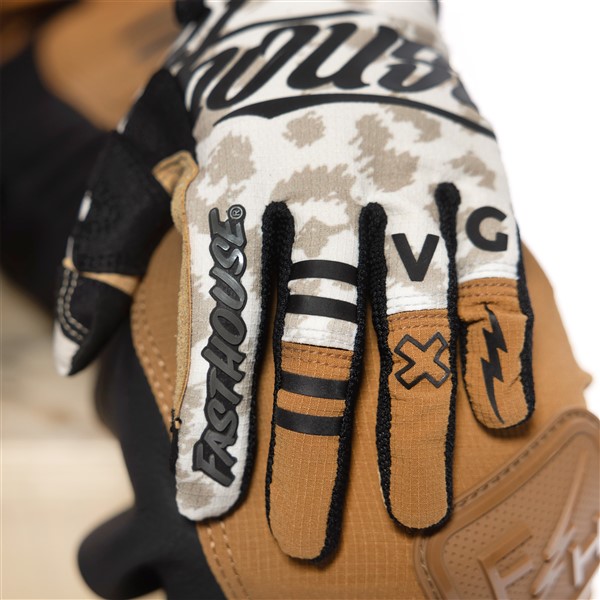 Fasthouse Elrod Stay Golden Motocross Gloves Chalk/Camel - Image 4