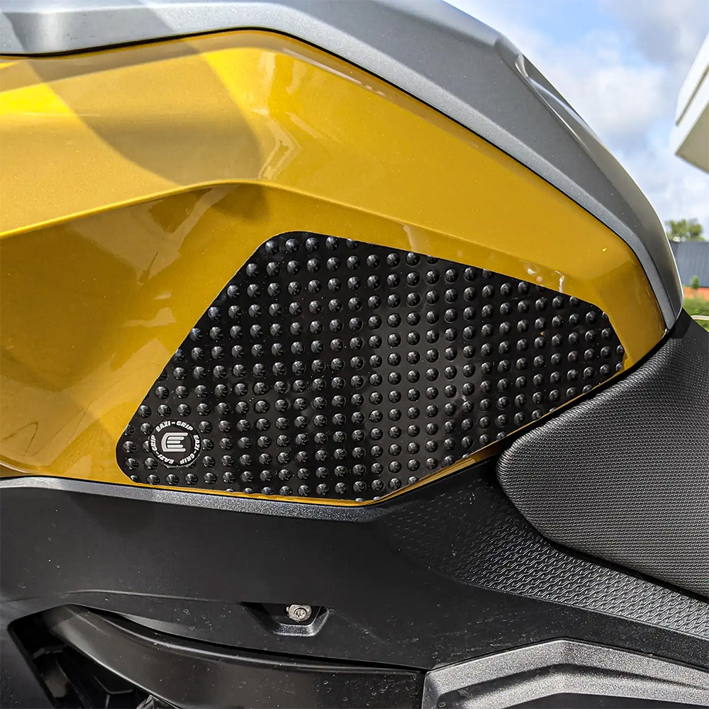 Eazi-Grip BMW F900XR 20- EVO Black R&G - Image 1