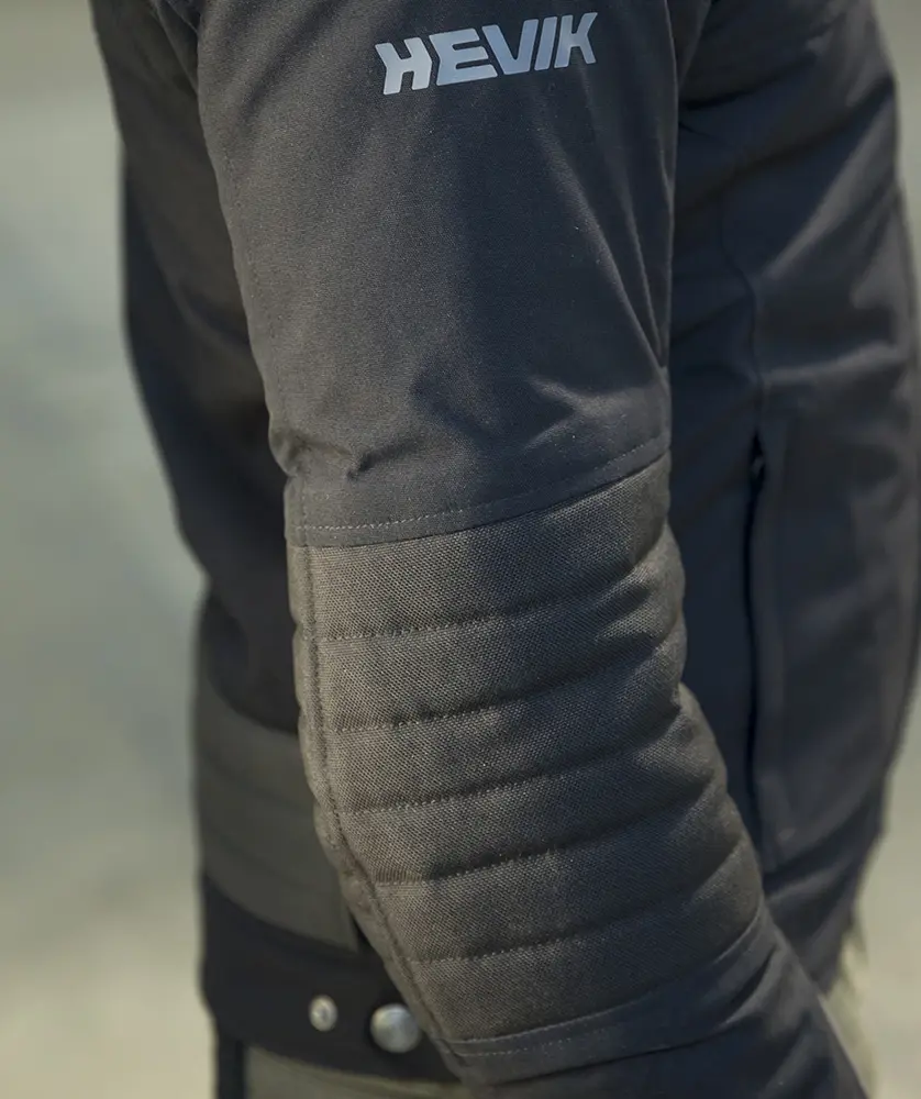 ** BLACK JACK WATERPROOF JACKET BLACK LARGE - SALE