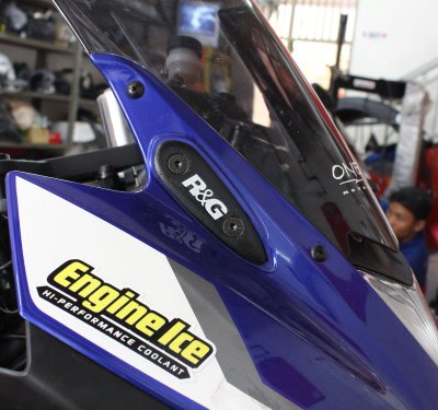 Mirror Blanking Plates R & G Yamaha YZF-R25 /  YZF-R3 - Image 1