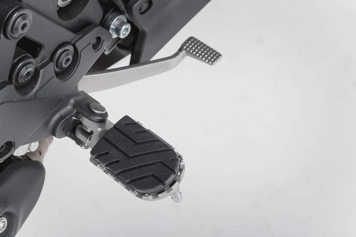 FOOTREST KIT SW MOTECH ION MADE FROM CORROSION RESISTANT CAST STAINLESS STEEL VERSEYS 1000 15-ON - Image 1