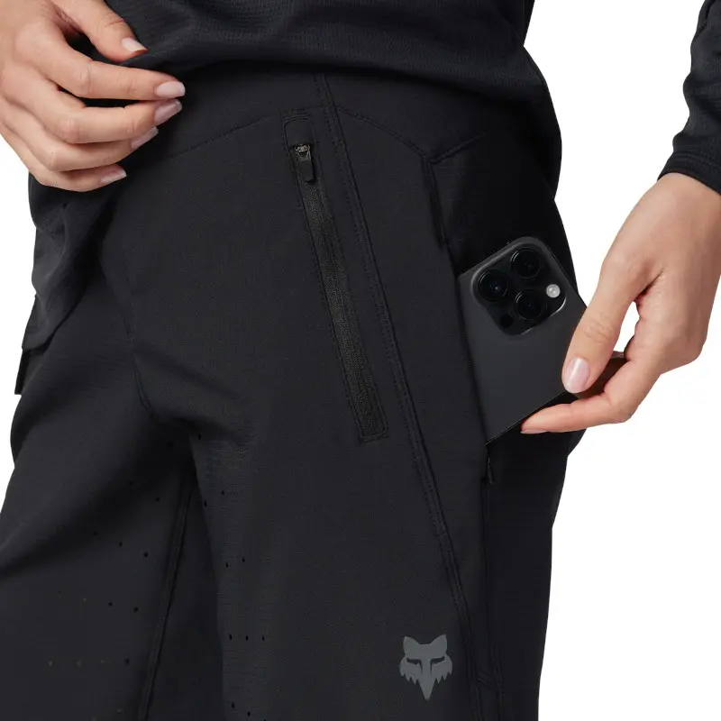 W Defend Shorts