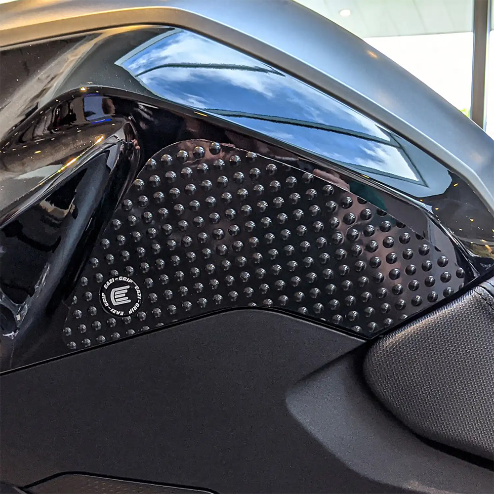 Eazi-Grip BMW F900R 20-25 - EVO Black R&G - Image 1