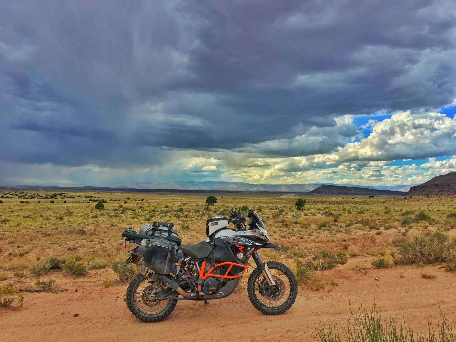 Giant Loop Siskiyou Panniers Black - Image 7