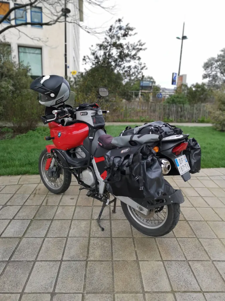 Giant Loop Round the World Panniers Black