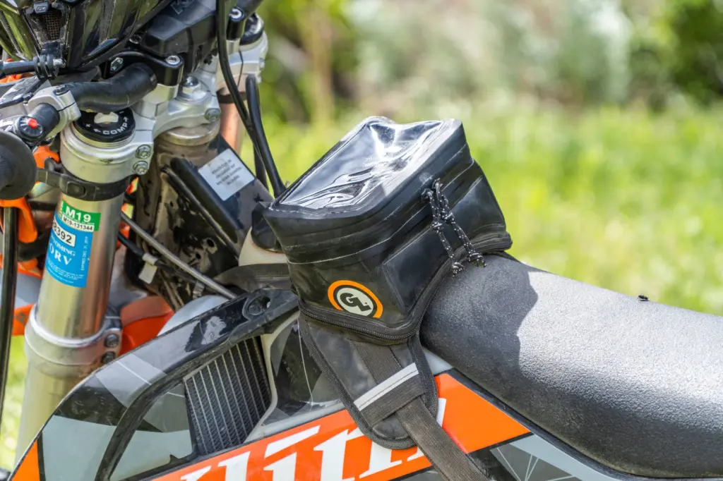 Giant Loop Buckin' Roll Tank Bag Grey
