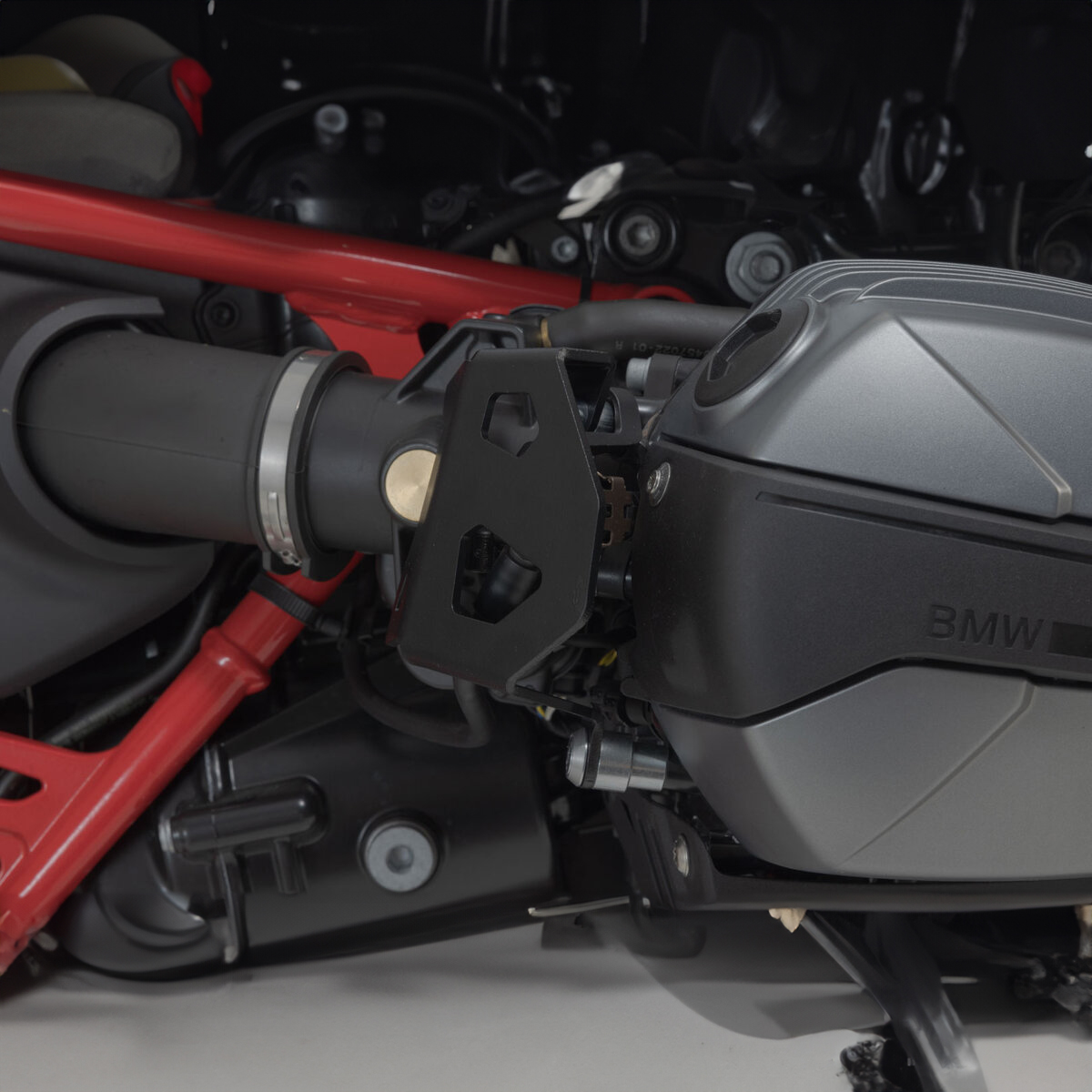 INJECTOR COVER SET SW MOTECH BMW R NINE T 21- - Image 1